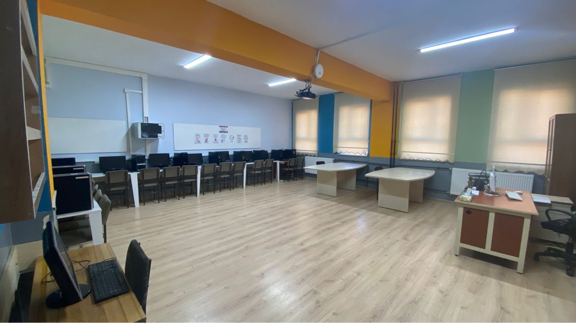 Bilişim Teknolojileri Laboratuvarı Kuruldu